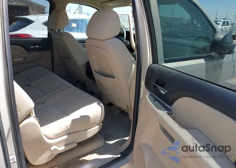 2007 Chevrolet Suburban 1500 Ls z USA, uszkodzony, nr VIN 1GNFC16067R231738